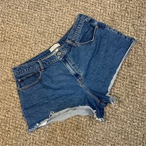 Abercrombie & Fitch Curve Love The 90s Relaxed Cutoff High Rise Shorts